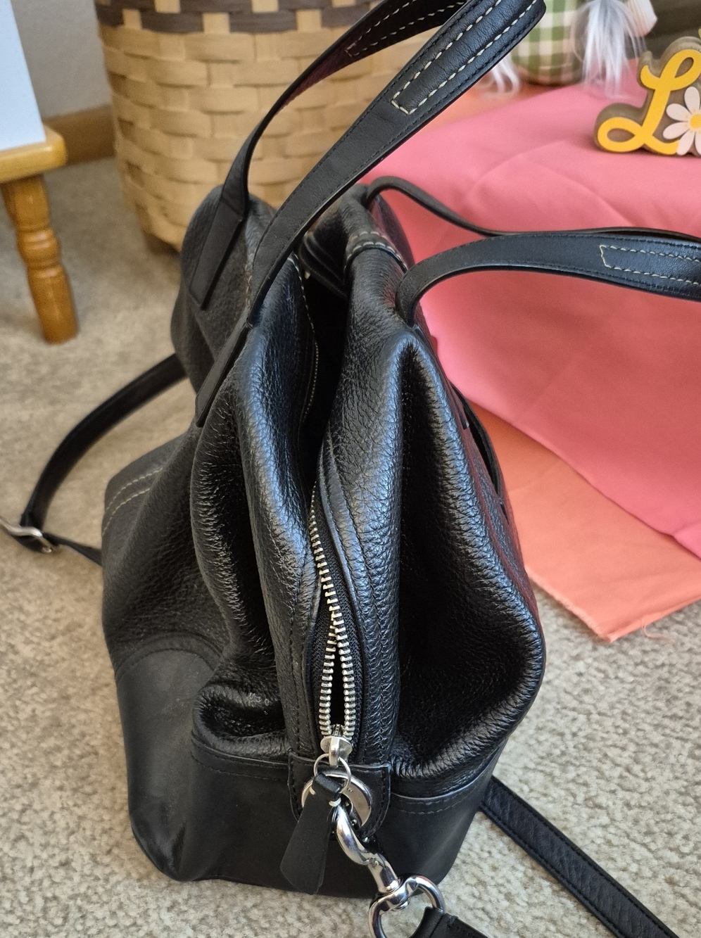 COACH Large Vintage Black Coach Bag With Crossbody Strap. IN GOOD USED CONDITION - Picture 3 of 13